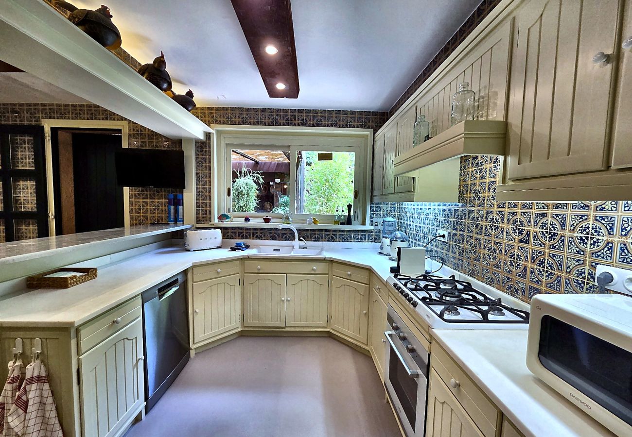 Villa en Cabrils - HomeHolidaysRentals Acuarela - Costa Barcelona