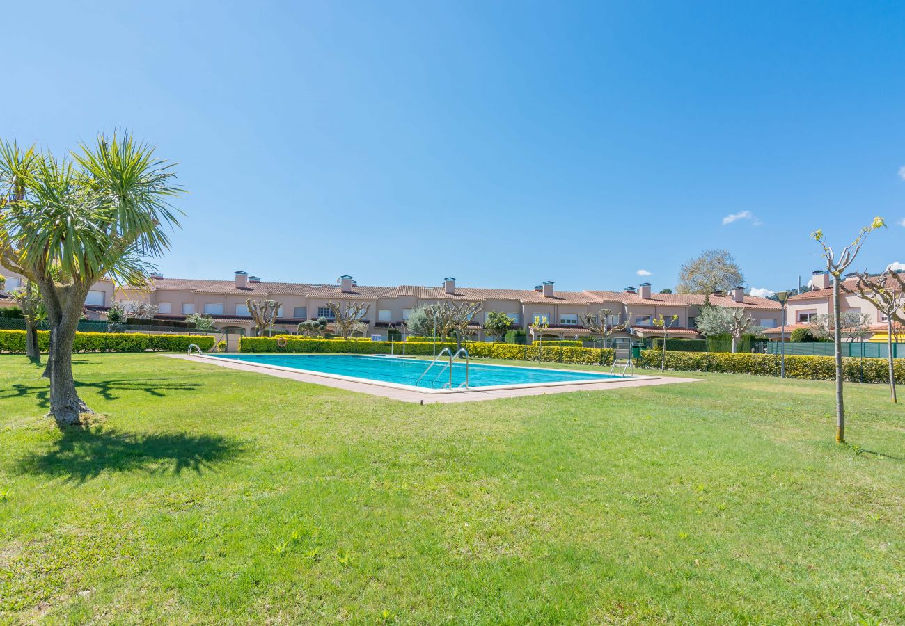 Casa adosada en Santa Susana - HomeHolidaysRentals Moonlight - Costa Barcelona