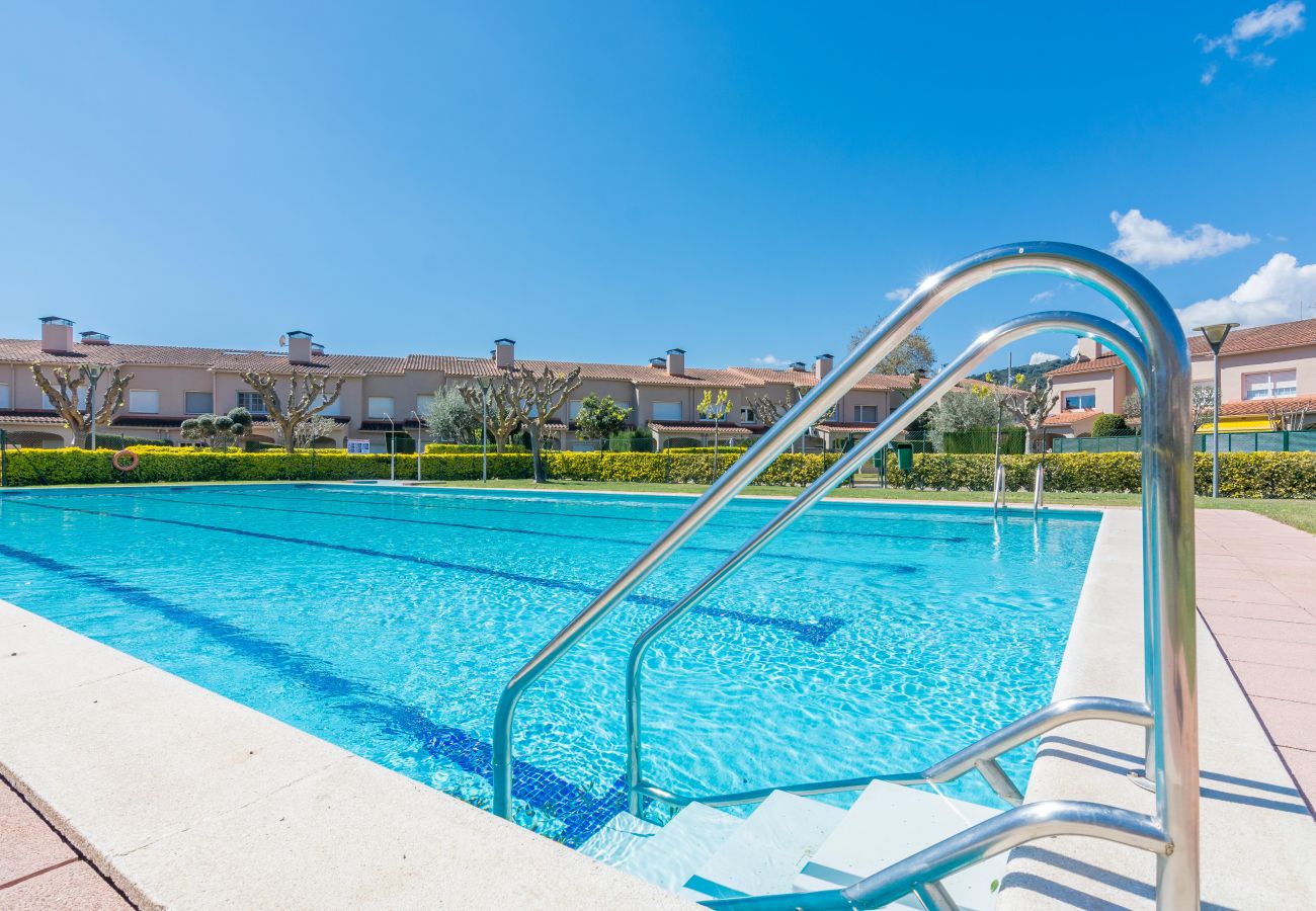 Casa adosada en Santa Susana - HomeHolidaysRentals Moonlight - Costa Barcelona