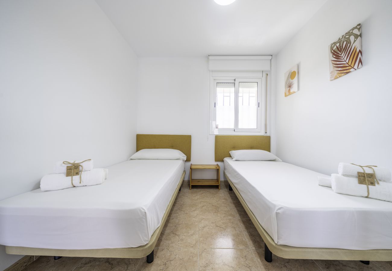 Apartamento en Santa Susana - HomeHolidaysRentals Santa Susanna VIII