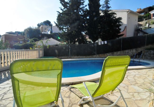 Villa en Santa Susana - HomeHolidaysRentals Madison House-Costa Barcelo
