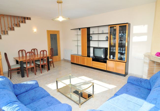 Villa en Santa Susana - HomeHolidaysRentals Madison House-Costa Barcelo
