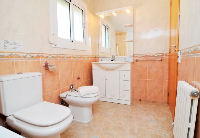 Villa en Santa Susana - HomeHolidaysRentals Madison House-Costa Barcelo