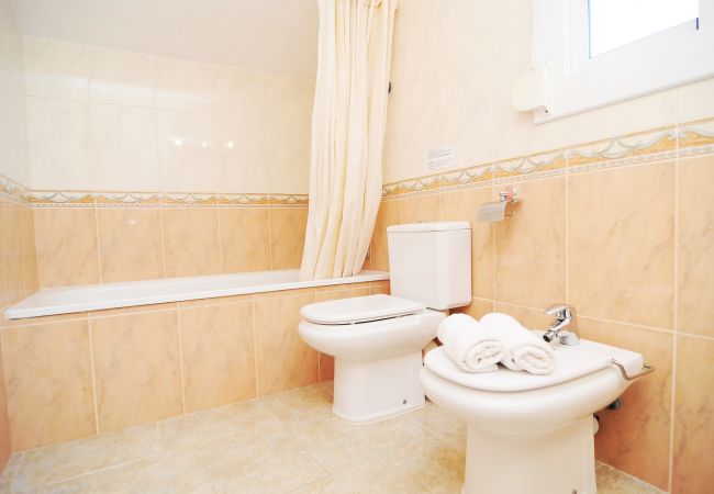 Villa en Santa Susana - HomeHolidaysRentals Madison House-Costa Barcelo
