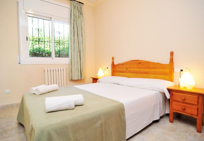 Villa en Santa Susana - HomeHolidaysRentals Madison House-Costa Barcelo