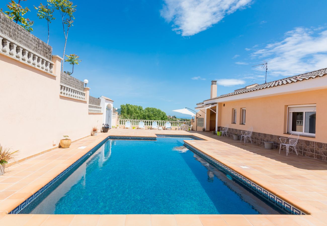 Villa en Sant Cebrià de Vallalta - HomeHolidaysRentals Aube - Costa Barcelona