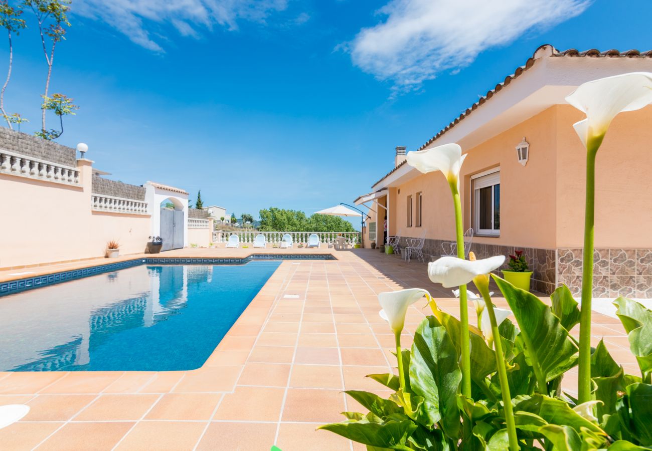 Villa en Sant Cebrià de Vallalta - HomeHolidaysRentals Aube - Costa Barcelona