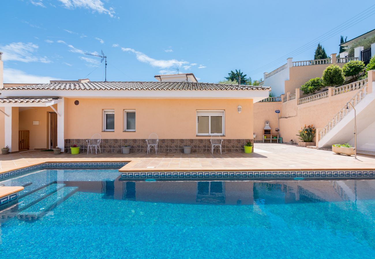 Villa en Sant Cebrià de Vallalta - HomeHolidaysRentals Aube - Costa Barcelona