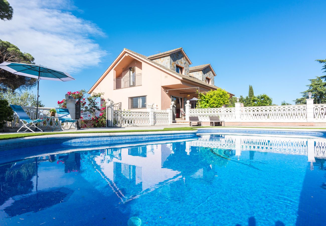 Villa en Tordera - HomeHolidaysRentals Corts - Costa Barcelona