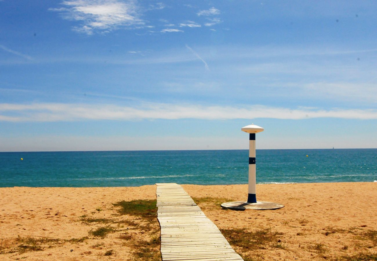 Villa en Santa Susana - HomeHolidaysRentals Electra - Costa Barcelona
