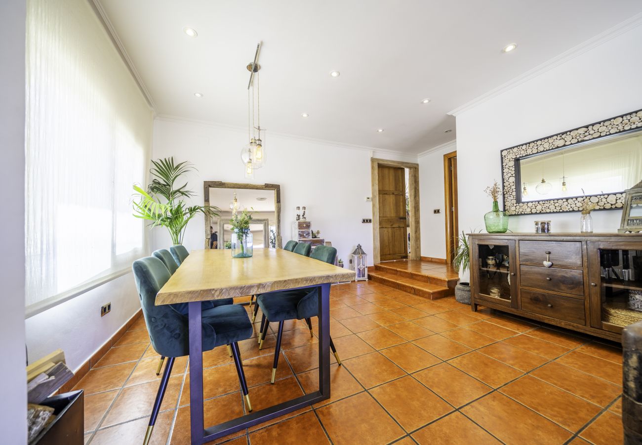 Villa en Santa Susana - HomeHolidaysRentals Electra - Costa Barcelona