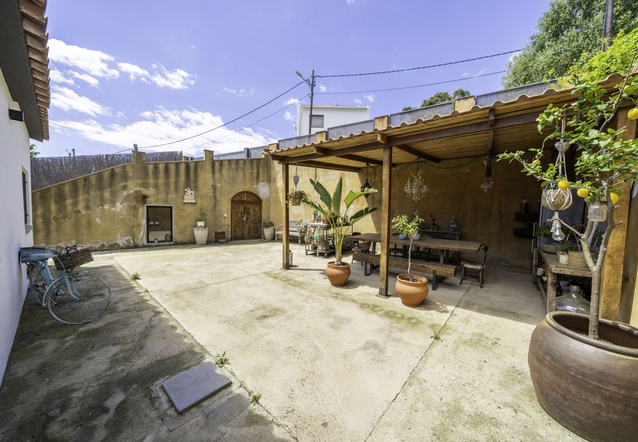 Villa en Santa Susana - HomeHolidaysRentals Electra - Costa Barcelona
