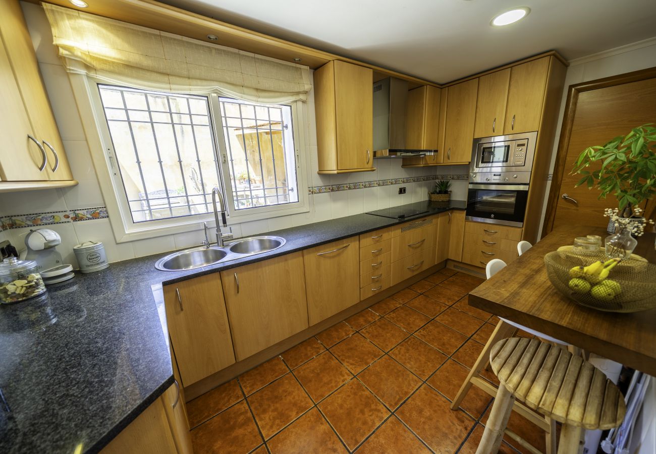 Villa en Santa Susana - HomeHolidaysRentals Electra - Costa Barcelona