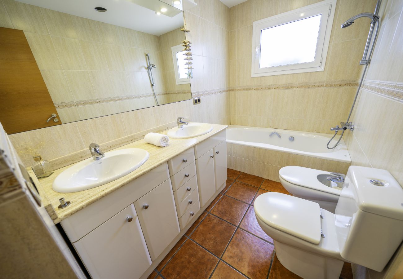 Villa en Santa Susana - HomeHolidaysRentals Electra - Costa Barcelona