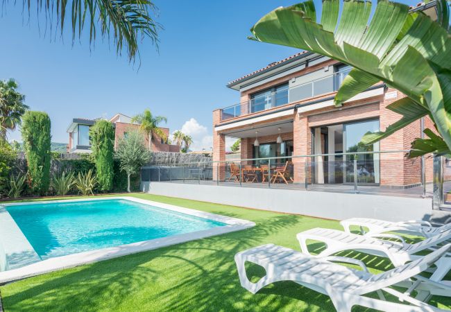 Villa en Caldes d´Estrac - HomeHolidaysRentals Adonis - Costa Barcelona