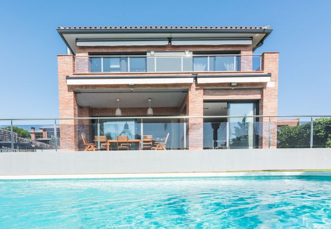 Villa en Caldes d´Estrac - HomeHolidaysRentals Adonis - Costa Barcelona