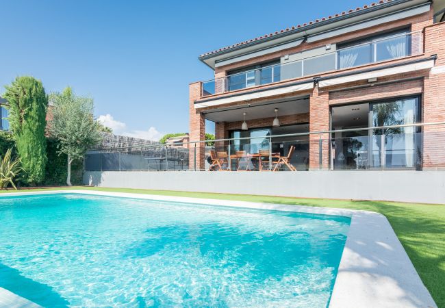 Villa en Caldes d´Estrac - HomeHolidaysRentals Adonis - Costa Barcelona