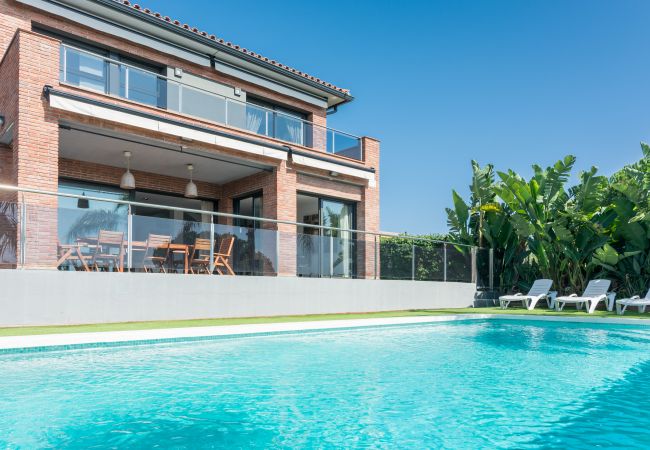 Villa en Caldes d´Estrac - HomeHolidaysRentals Adonis - Costa Barcelona