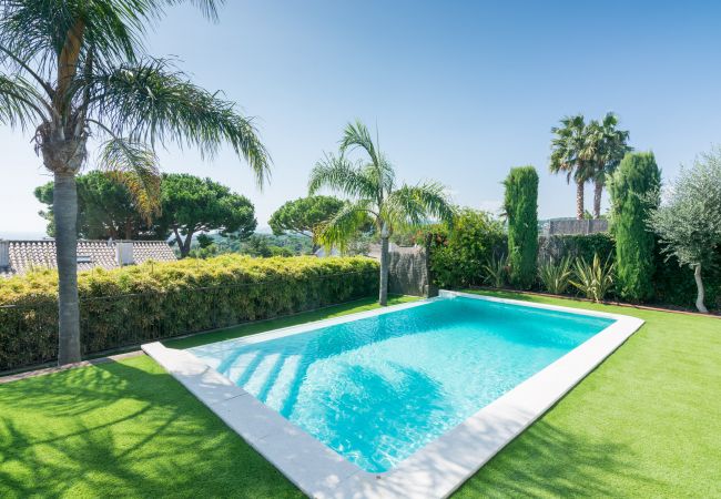 Villa en Caldes d´Estrac - HomeHolidaysRentals Adonis - Costa Barcelona