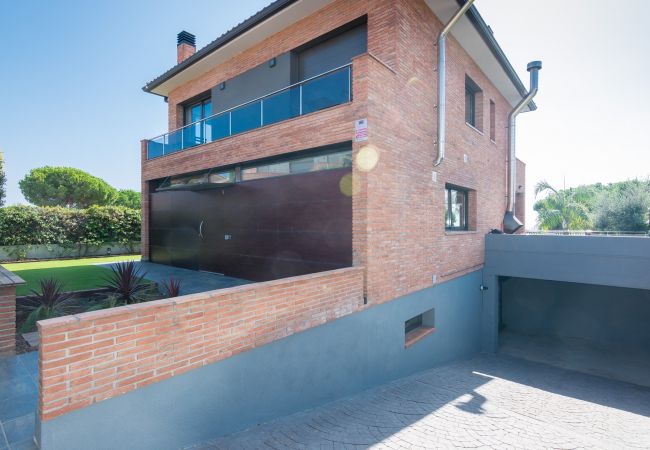 Villa en Caldes d´Estrac - HomeHolidaysRentals Adonis - Costa Barcelona