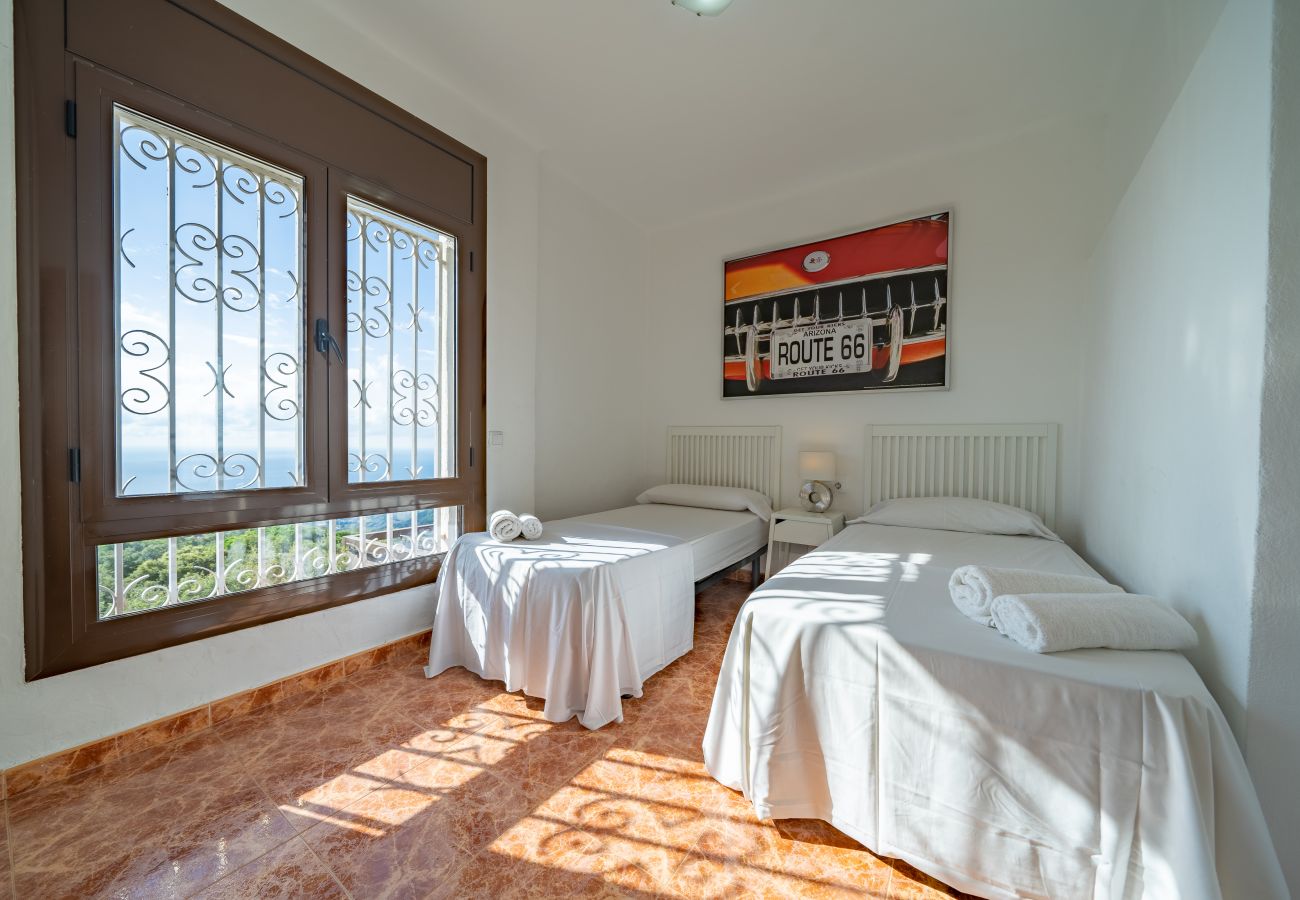Villa en Pineda de Mar - HomeHolidaysRentals Malvina - Costa Barcelona