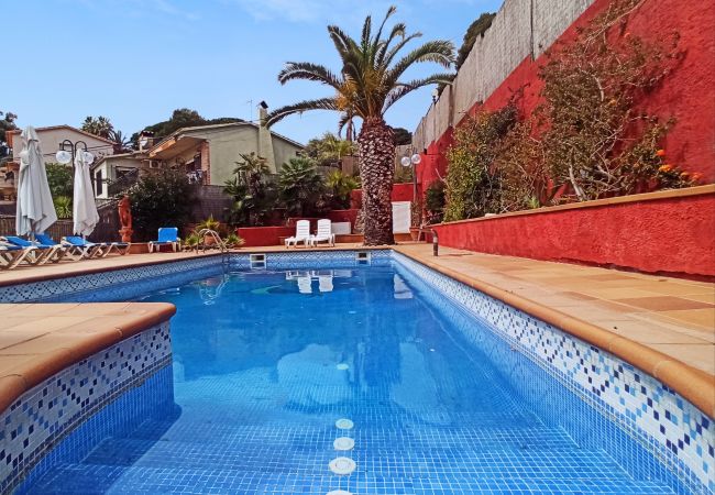 Villa en Santa Susana - HomeHolidaysRentals Happy Family-Costa Barcelon