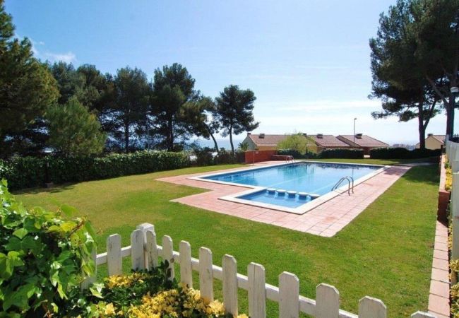 Casa adosada en Santa Susana - HomeHolidaysRentals Blanch - Costa Barcelona
