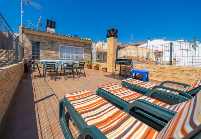 Casa adosada en Pineda de Mar - HomeHolidaysRentals Benoit - Costa Barcelona