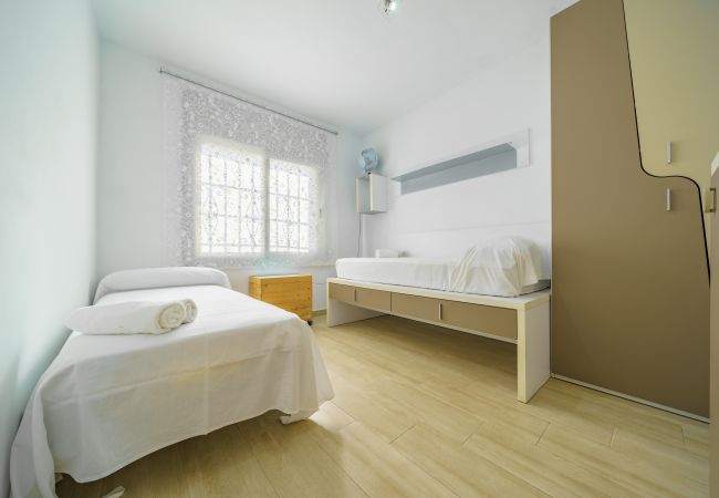 Casa adosada en Malgrat de Mar - HomeHolidaysRentals Ronda - Costa Barcelona
