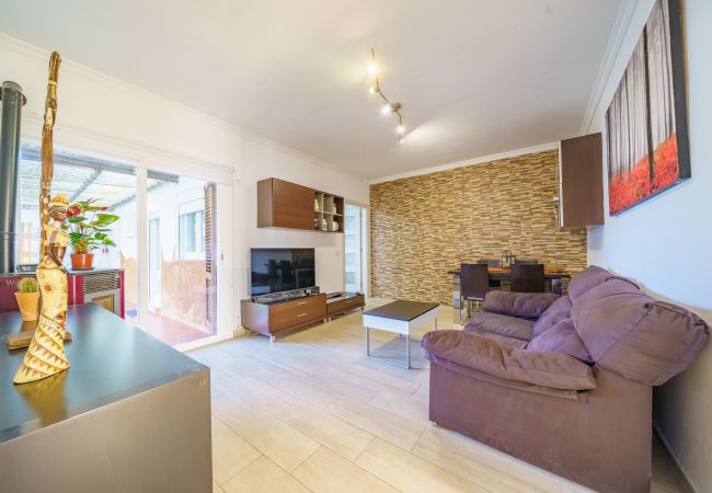 Casa adosada en Malgrat de Mar - HomeHolidaysRentals Ronda - Costa Barcelona