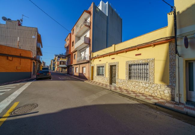 Casa adosada en Malgrat de Mar - HomeHolidaysRentals Ronda - Costa Barcelona