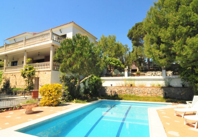 Villa en Santa Susana - HomeHolidaysRentals Bridney - Costa Barcelona