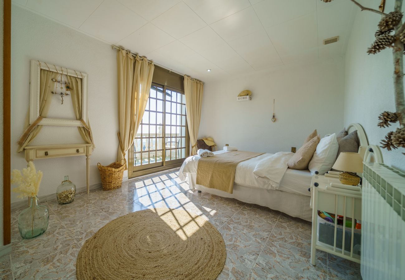 Villa en Santa Susana - HomeHolidaysRentals Bridney - Costa Barcelona