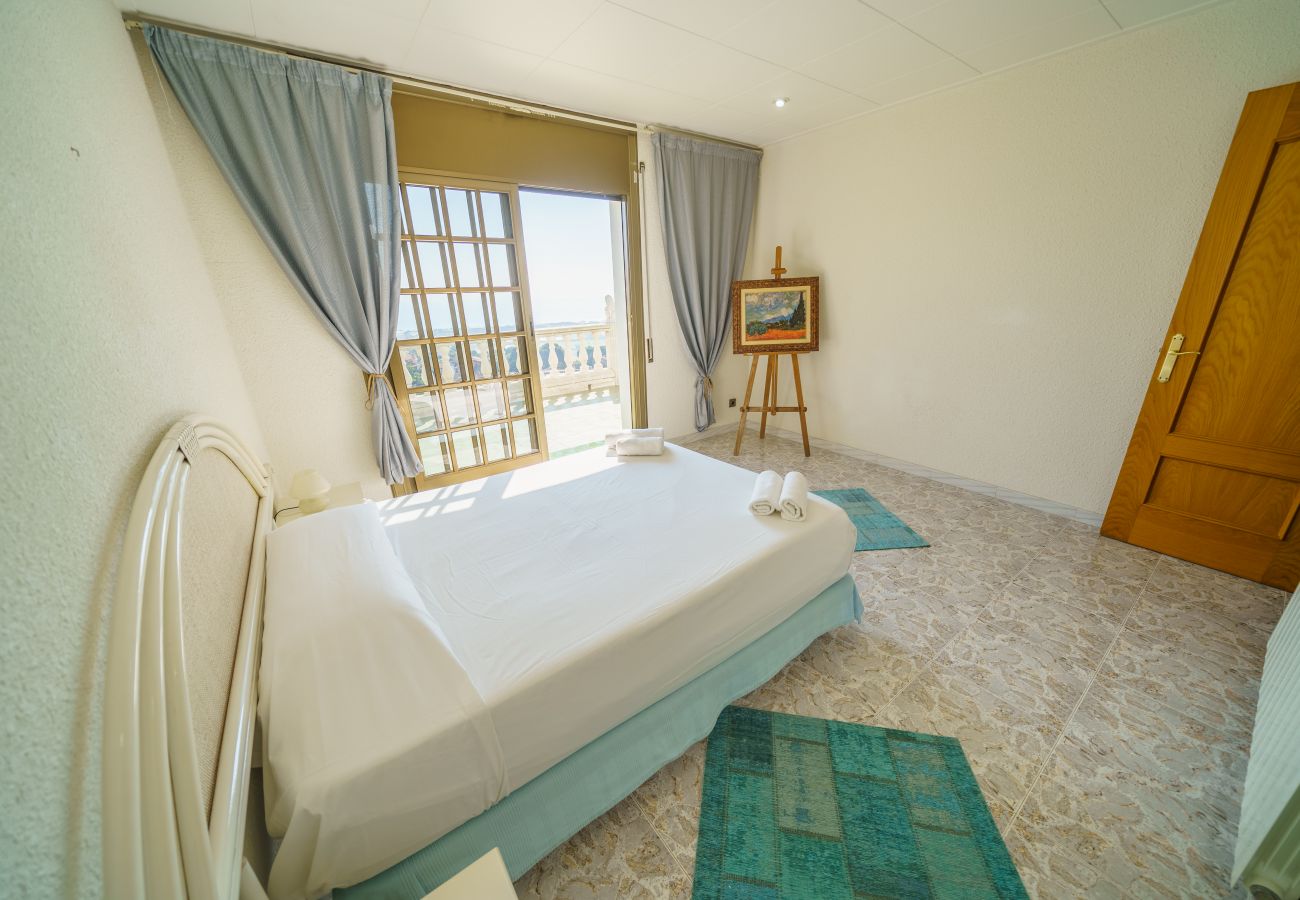 Villa en Santa Susana - HomeHolidaysRentals Bridney - Costa Barcelona