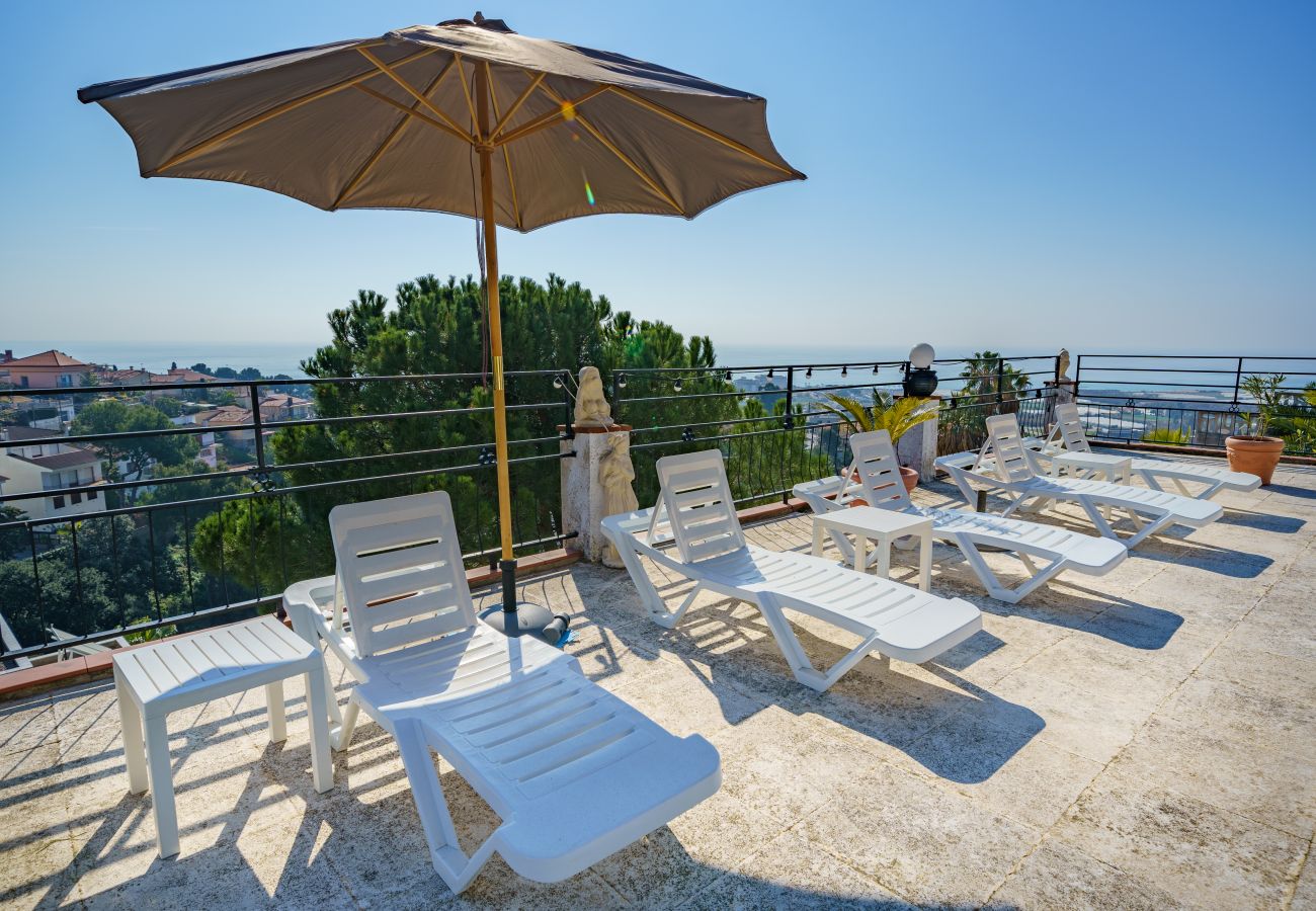 Villa en Santa Susana - HomeHolidaysRentals Bridney - Costa Barcelona