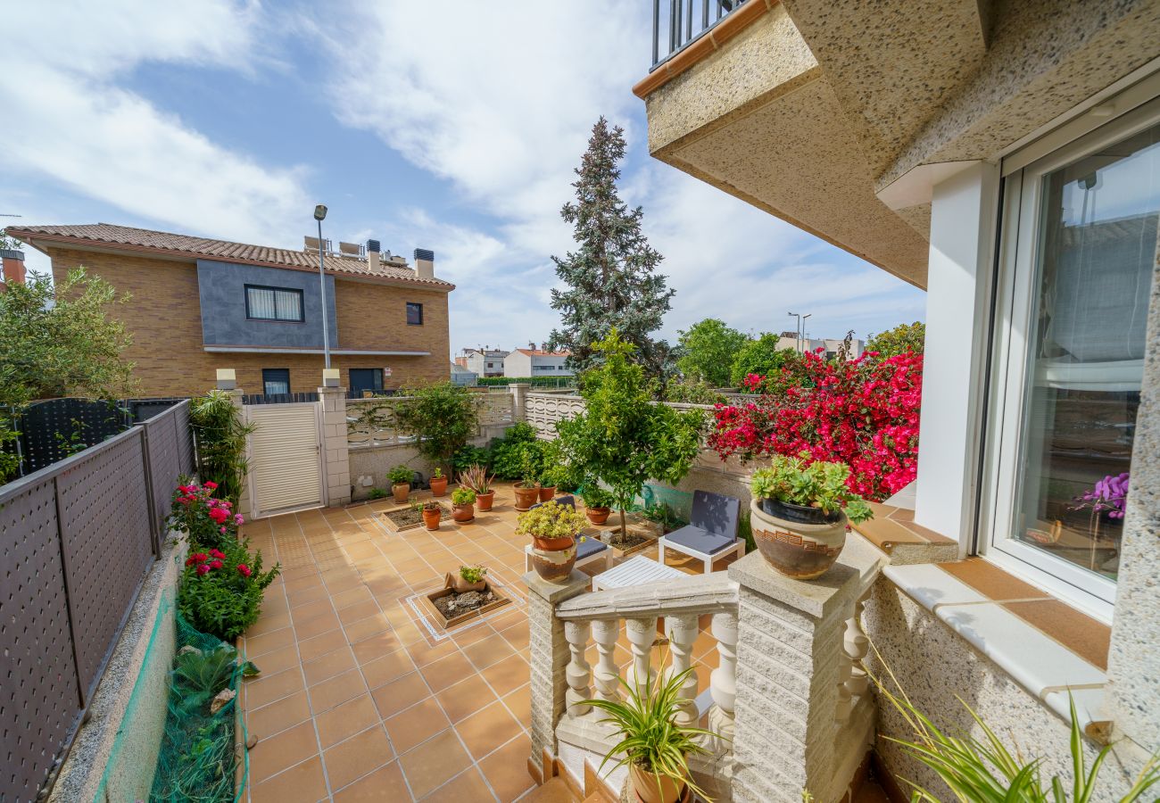 Casa adosada en Santa Susana - HomeHolidaysRentals Espriu- Costa Barcelona
