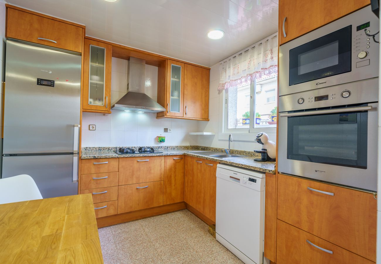 Casa adosada en Santa Susana - HomeHolidaysRentals Espriu- Costa Barcelona