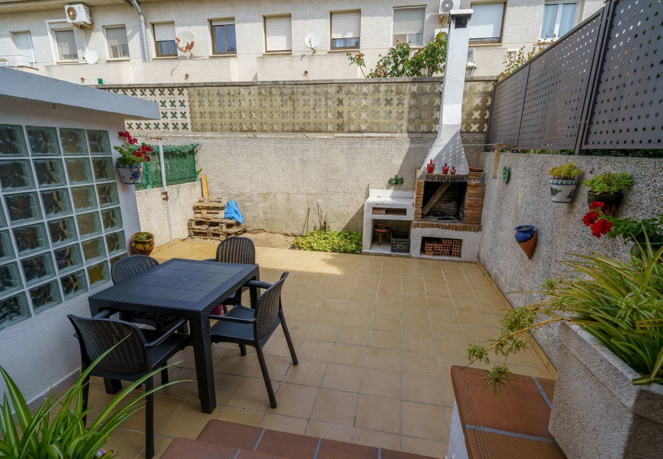 Casa adosada en Santa Susana - HomeHolidaysRentals Espriu- Costa Barcelona