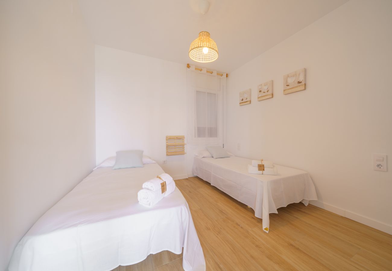 Apartamento en Pineda de Mar - HomeHolidaysRentals Delmare - Costa Barcelona