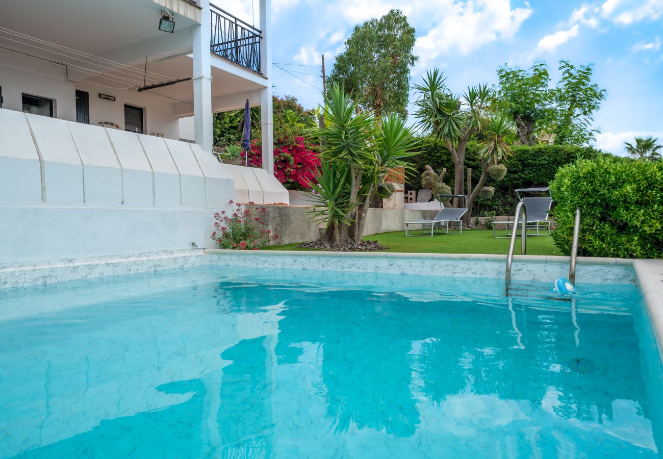 Villa en Santa Susana - HomeHolidaysRentals Himalaia - Costa Barcelona