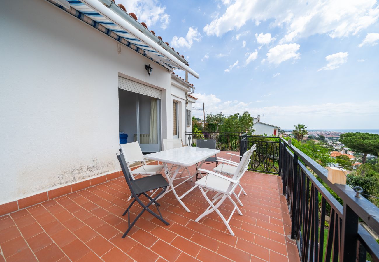 Villa en Santa Susana - HomeHolidaysRentals Himalaia - Costa Barcelona