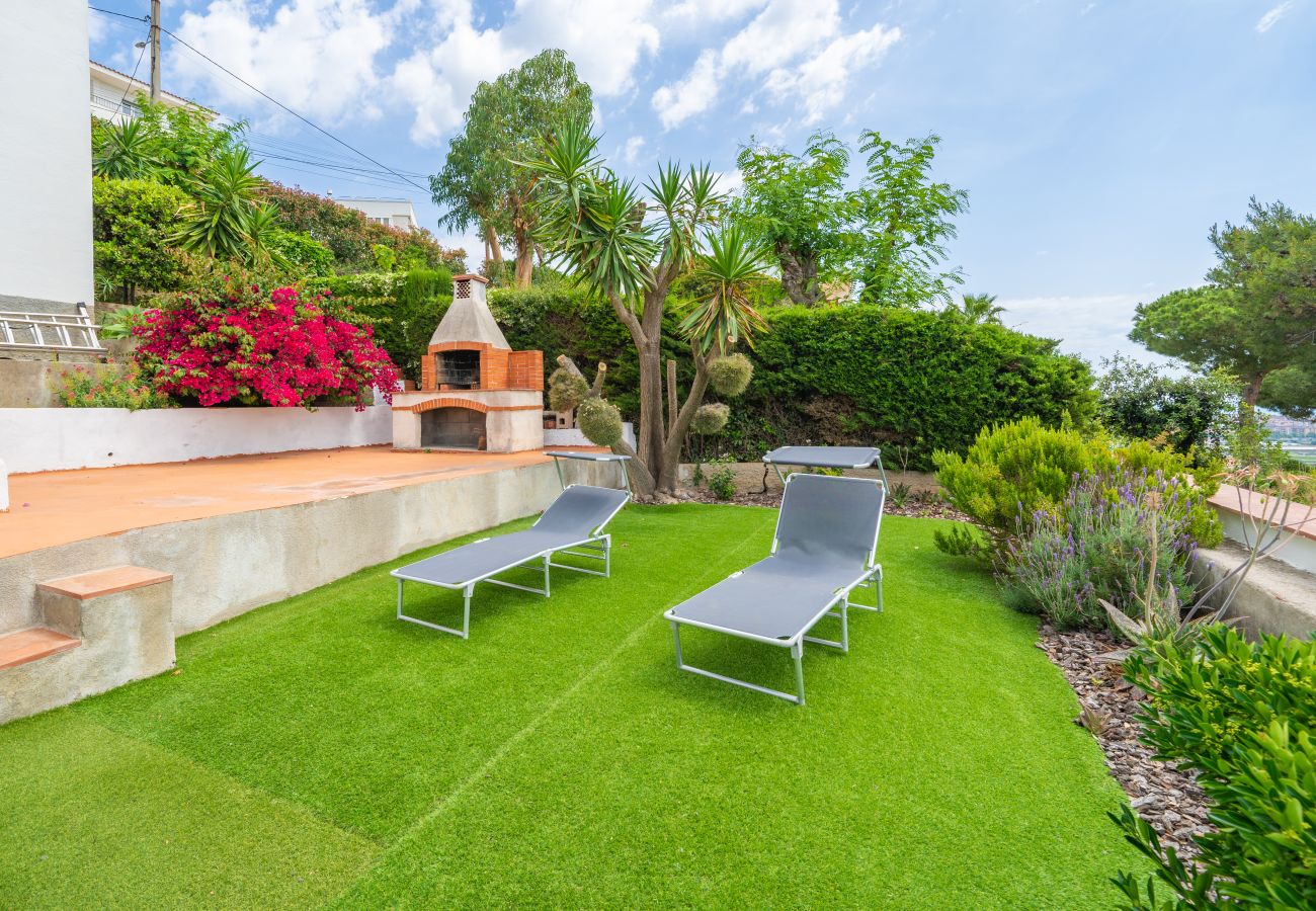 Villa en Santa Susana - HomeHolidaysRentals Himalaia - Costa Barcelona