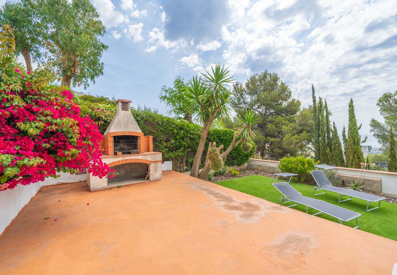 Villa en Santa Susana - HomeHolidaysRentals Himalaia - Costa Barcelona