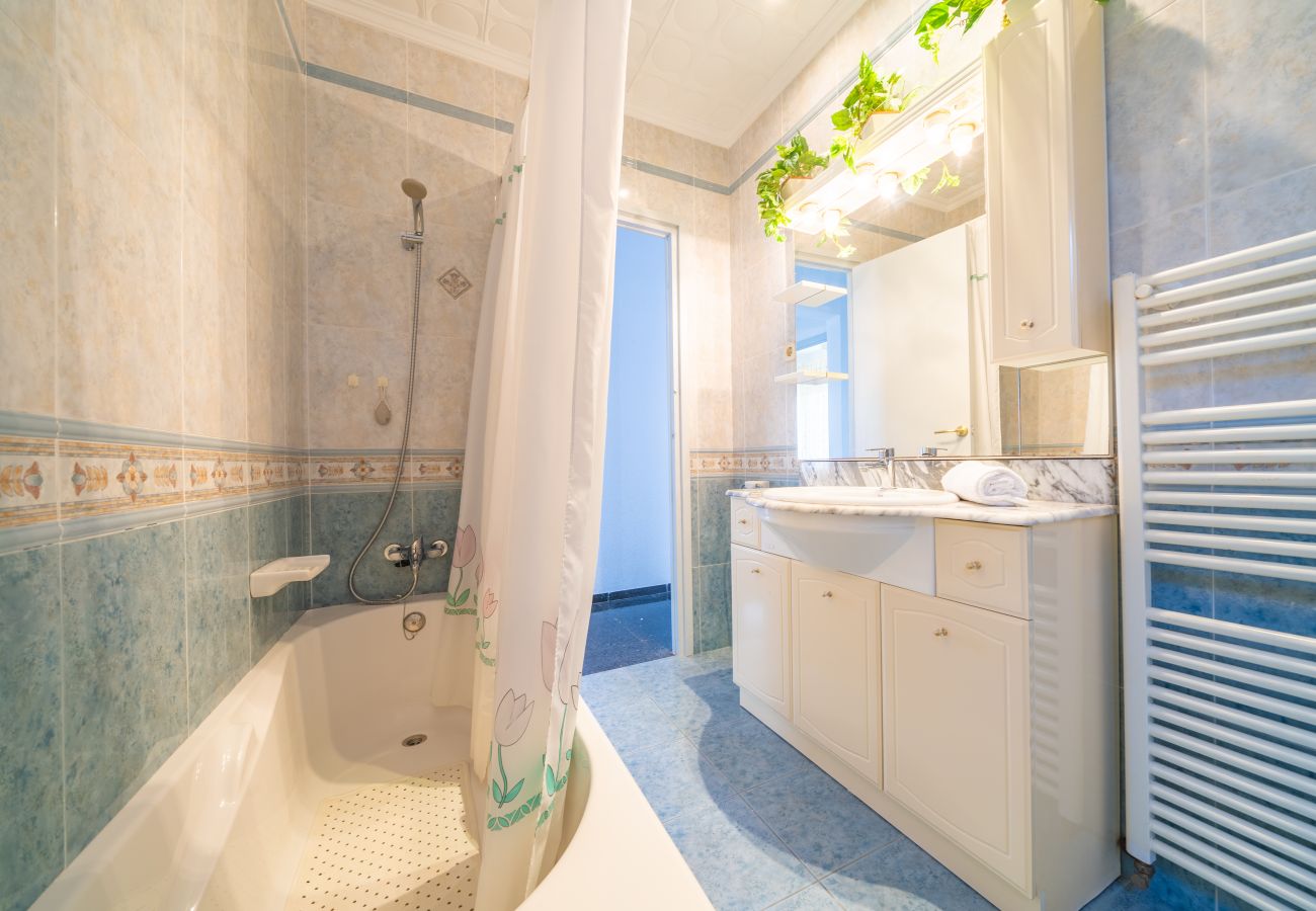 Villa en Santa Susana - HomeHolidaysRentals Himalaia - Costa Barcelona