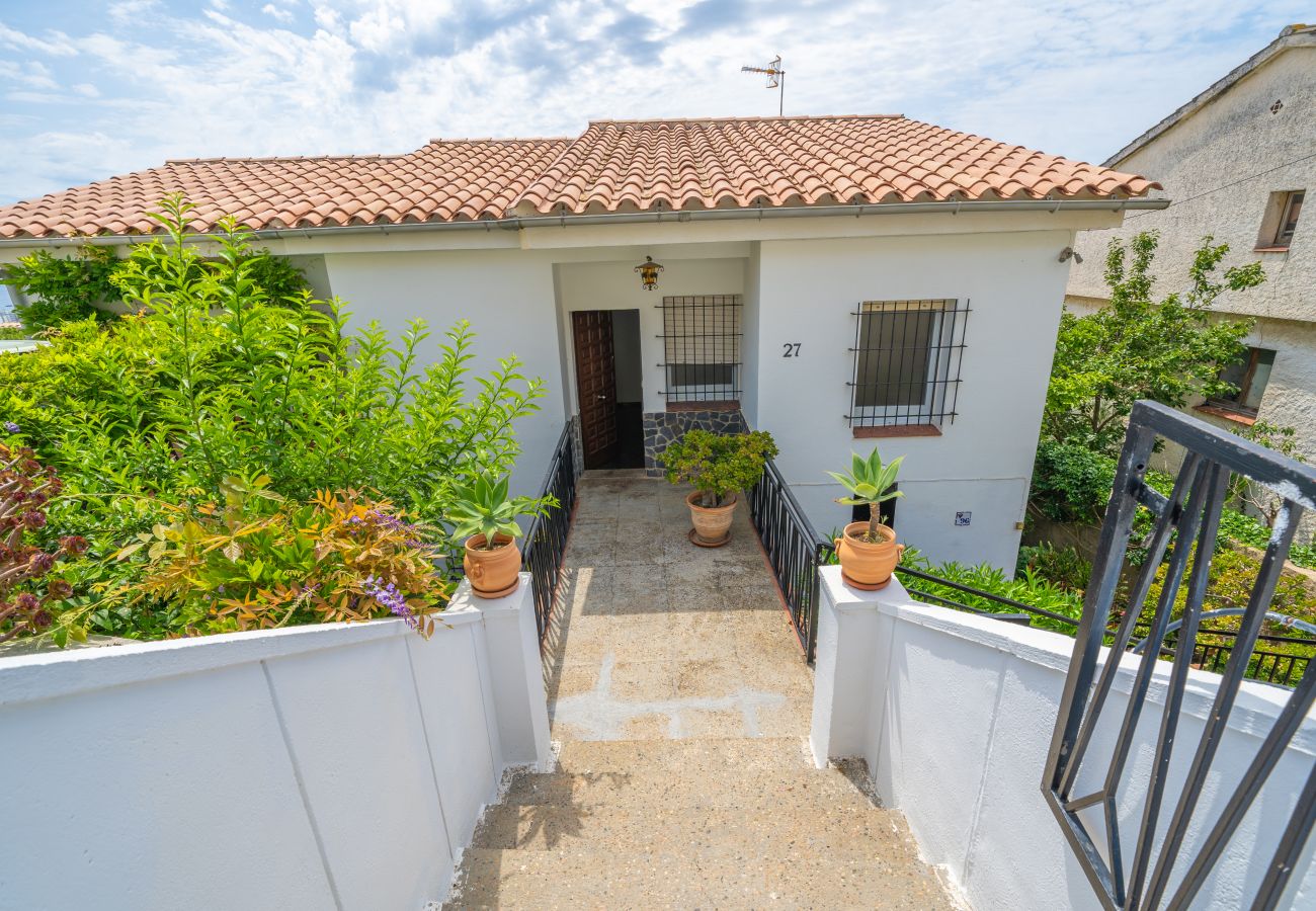 Villa en Santa Susana - HomeHolidaysRentals Himalaia - Costa Barcelona