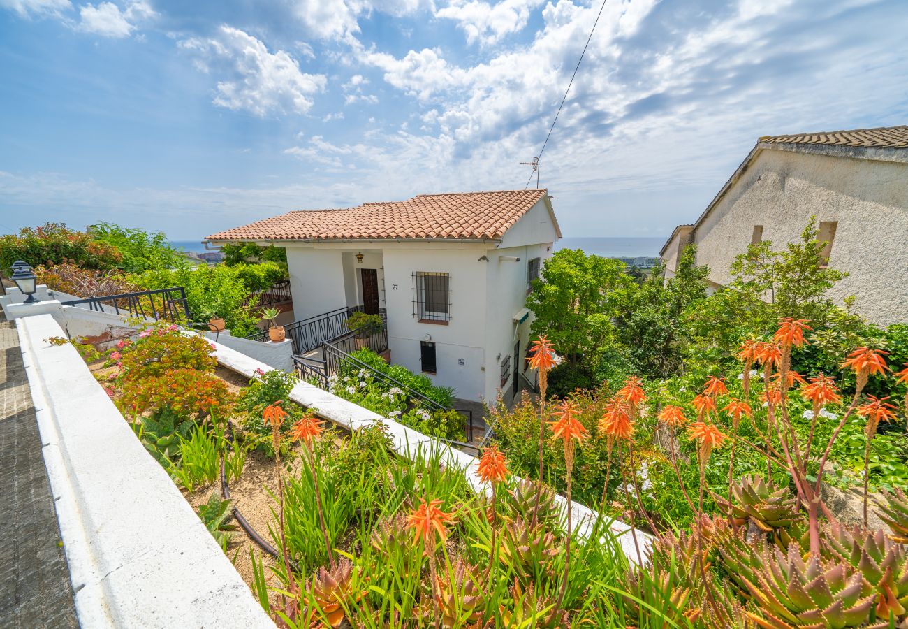 Villa en Santa Susana - HomeHolidaysRentals Himalaia - Costa Barcelona