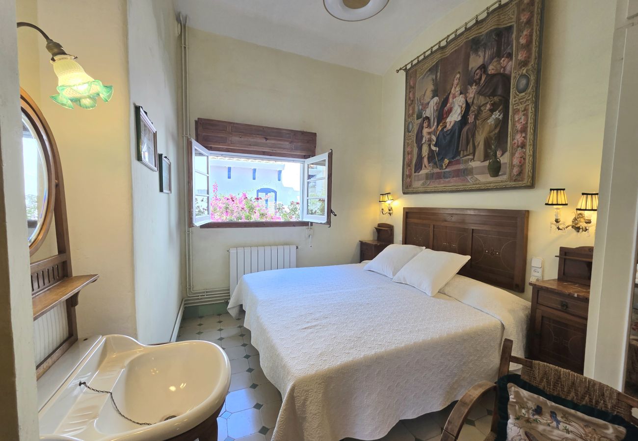 Casa adosada en Sant Pol de Mar - HomeHolidaysRentals  Villa Mediterranea- Costa Bar