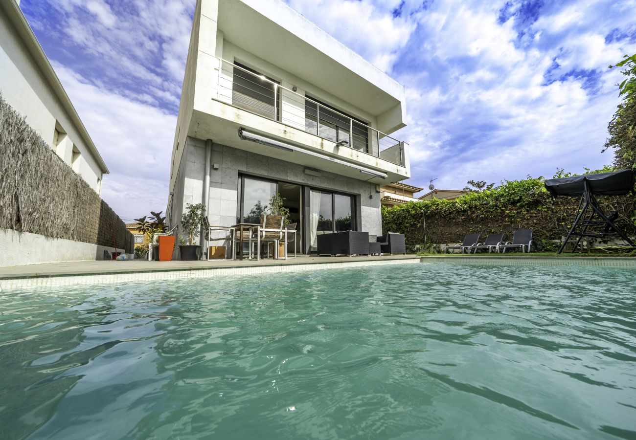 Villa en Pineda de Mar - HomeHolidaysRentals Colors - Costa Barcelona