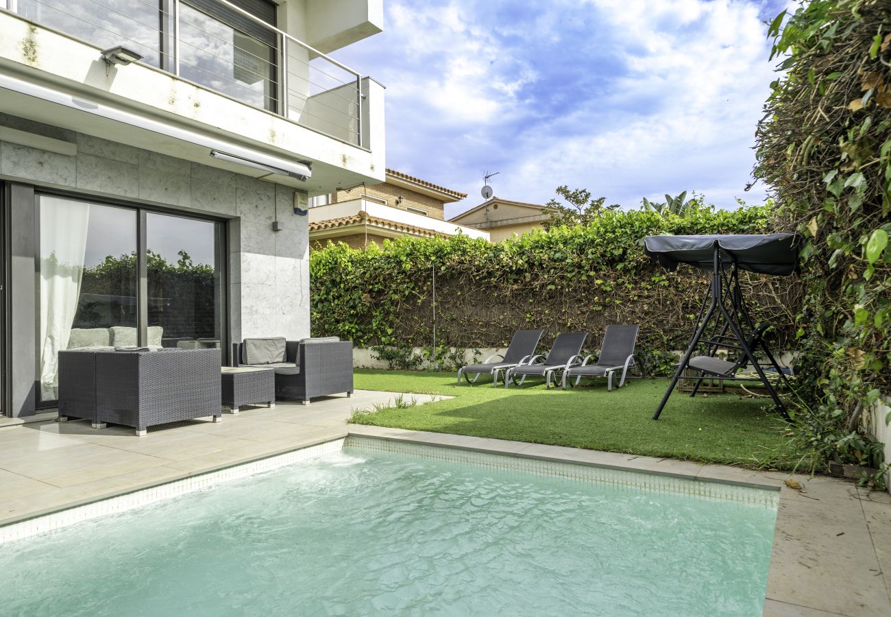 Villa en Pineda de Mar - HomeHolidaysRentals Colors - Costa Barcelona