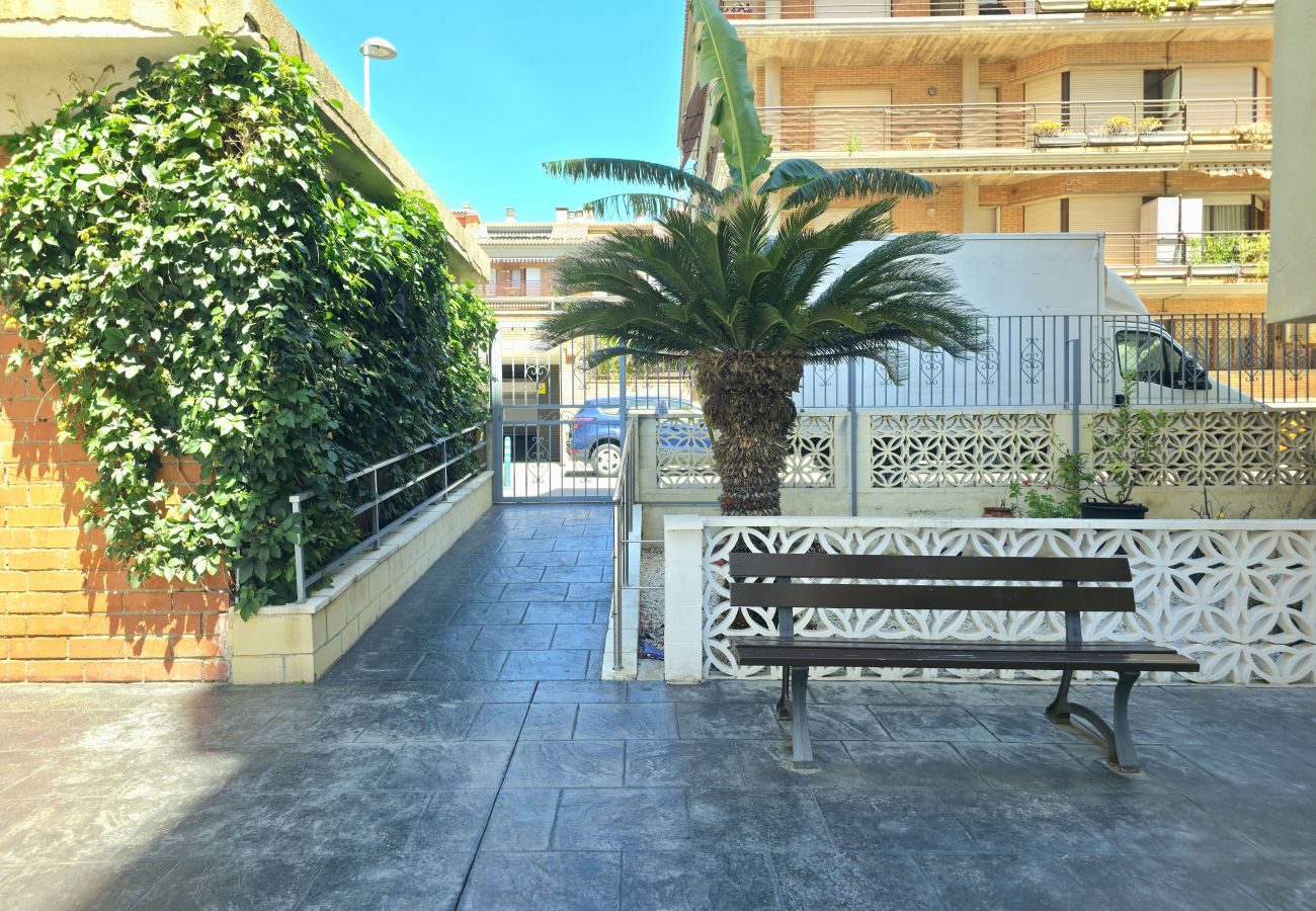 Apartamento en Pineda de Mar - HomeHolidaysRentals Luka - Costa Barcelona